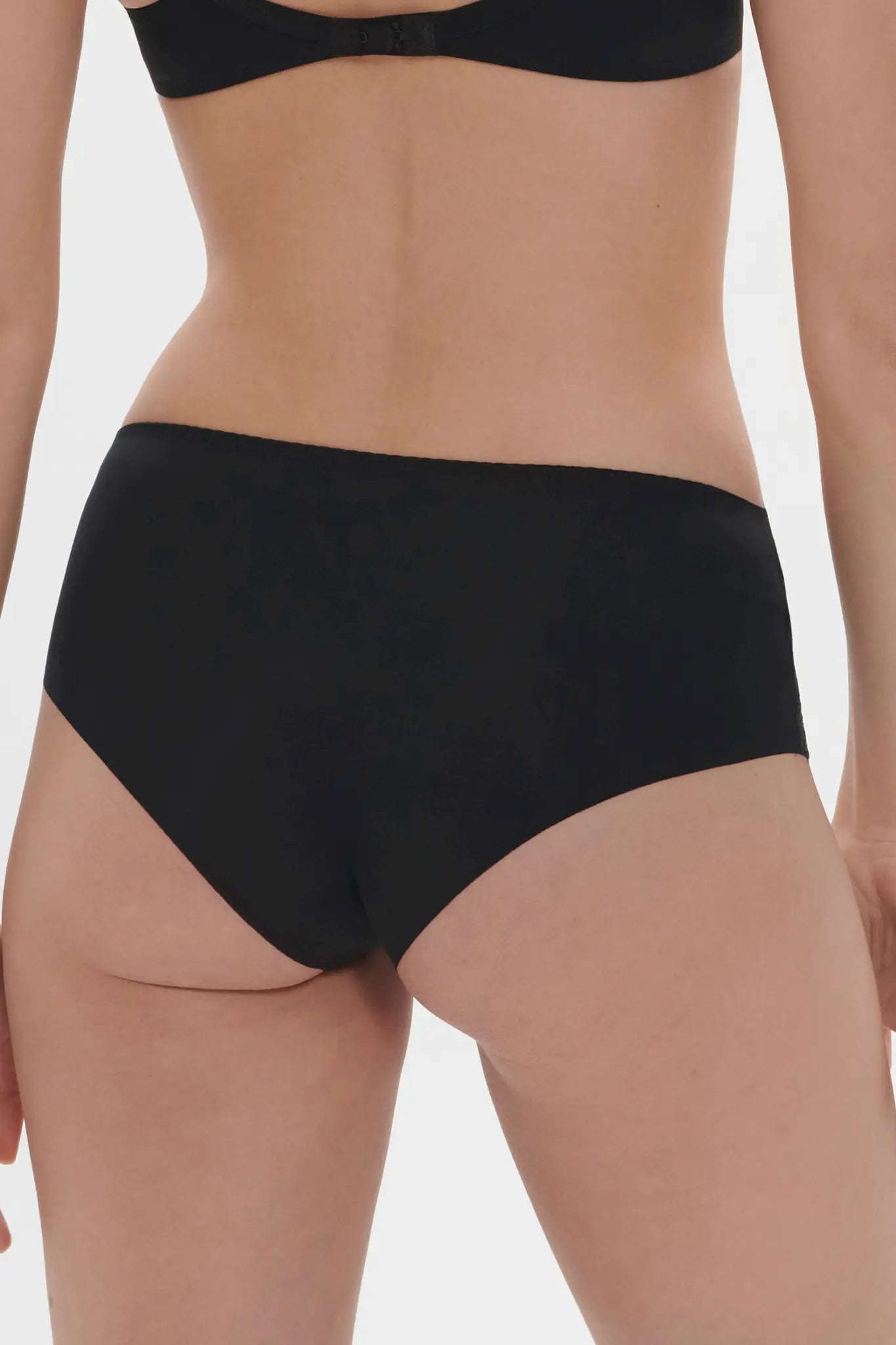 Shorty aus der Dessous-Serie SAGA von der Marke Simone Perele, Farbe: schwarz, Rückansicht