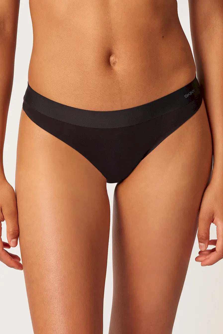 String aus der Wohlfühlwäsche-Serie SMARTOUCH von der Marke Skiny, Farbe: black, Vorderansicht