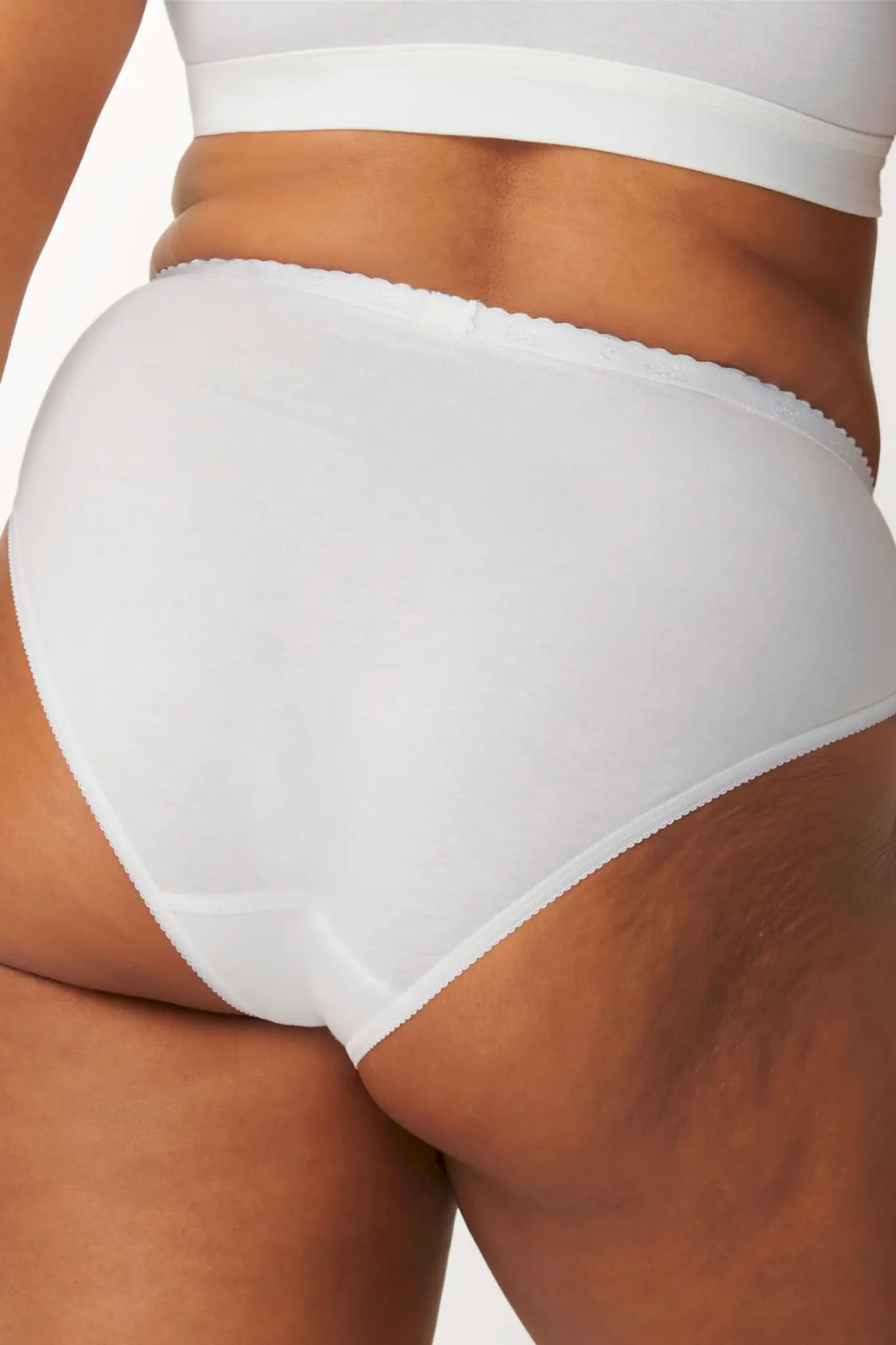 Tai Slip im 4er Pack aus der Damenunterwäsche-Serie CHIC von der Marke Sloggi, Farbe: white, Rückansicht