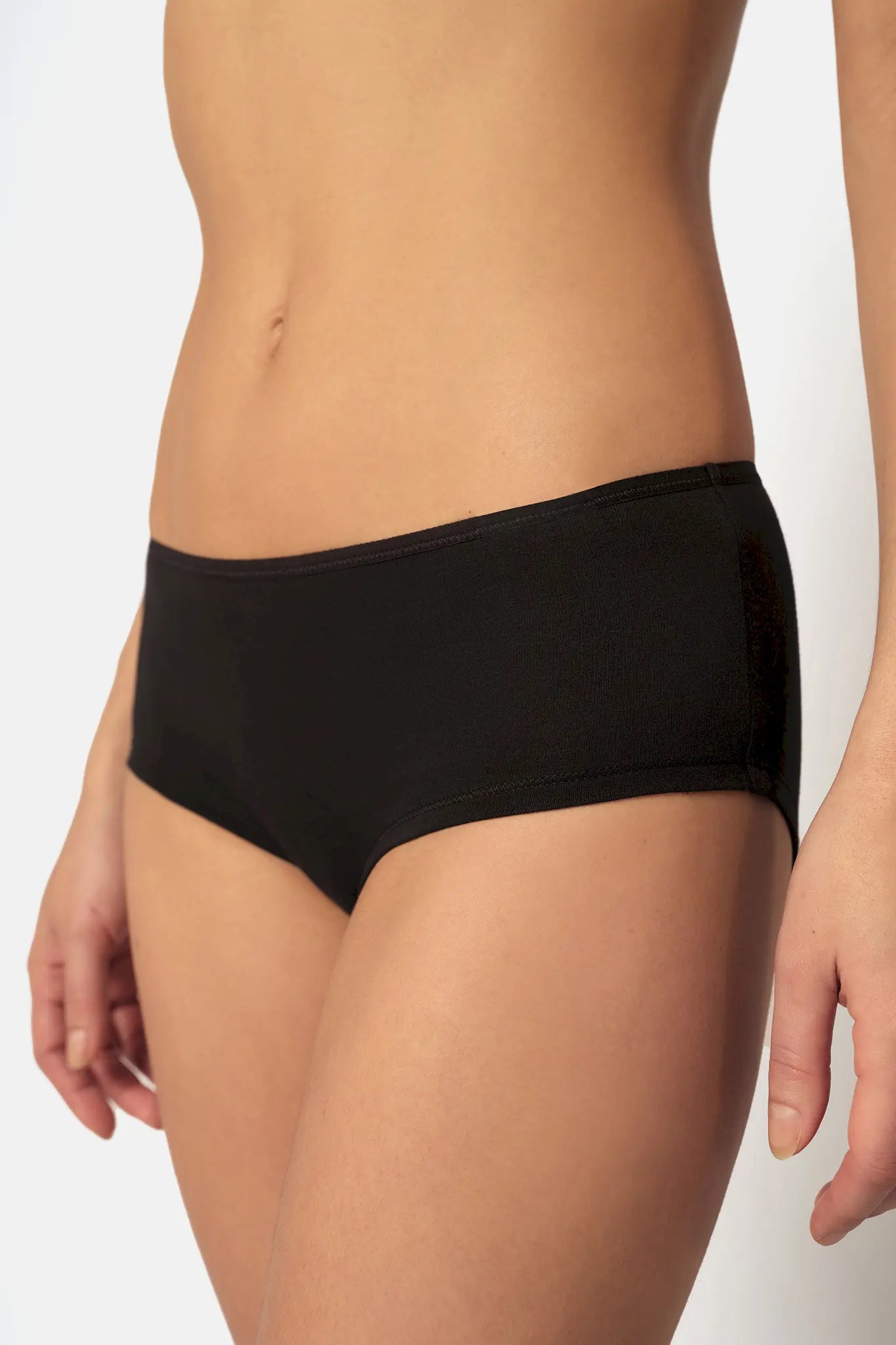 Panty im 2er Pack aus der Alltagswäsche-Serie ADVANTAGE COTTON STRETCH von der Marke Skiny, Farbe: black, Seitenansicht