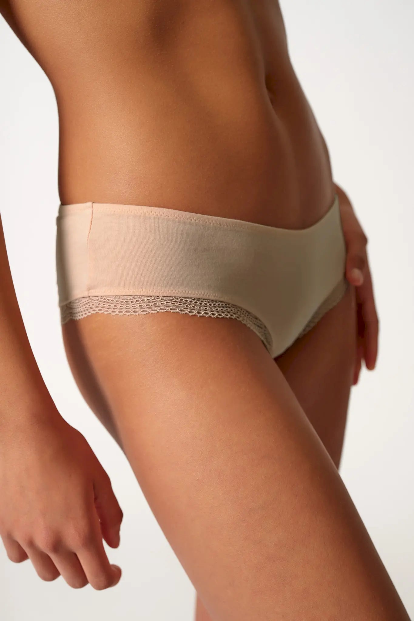 Cheeky Panty im 2er Pack aus der Baumwollunterwäsche-Serie CLASSICOTTON Skiny, Farbe: beige, Seitenansicht