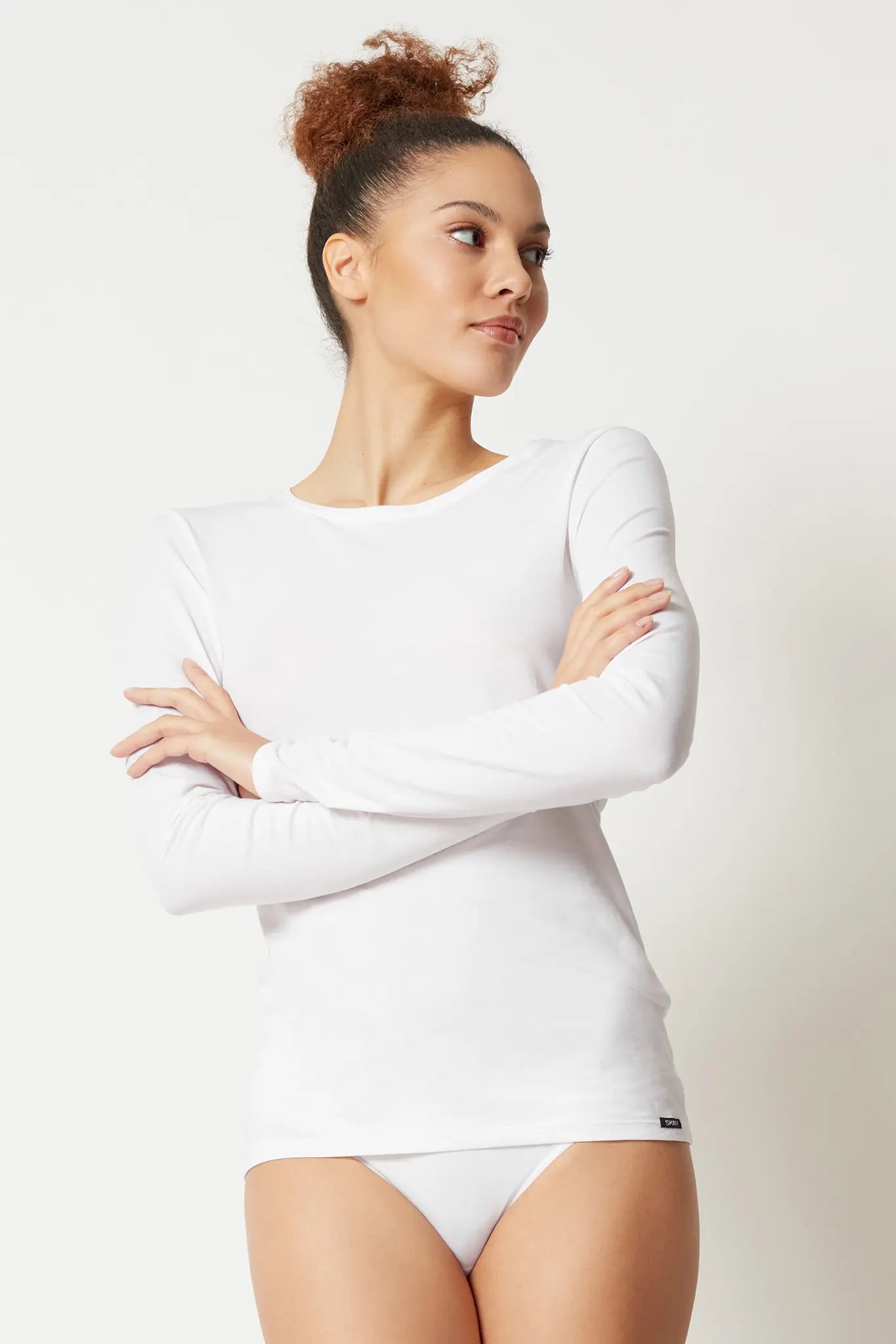 Langarmshirt aus der Damenunterwäsche-Serie COTTON ESSENTIALS von der Marke Skiny, Farbe: white, Vorderansicht