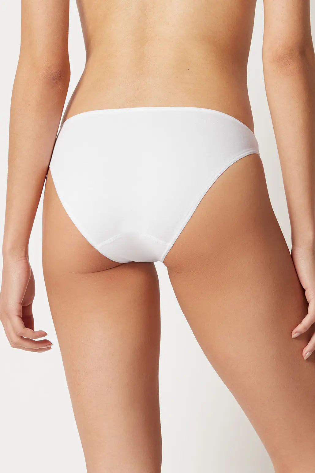 Hüft Slip aus der Damenunterwäsche-Serie COTTON ESSENTIALS von der Marke Skiny, Farbe: white, Rückansicht