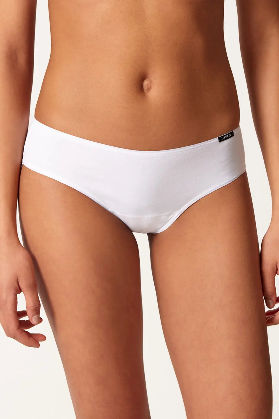 Cheeky Panty aus der Damenunterwäsche-Serie COTTON ESSENTIALS von der Marke Skiny, Farbe: white, Vorderansicht