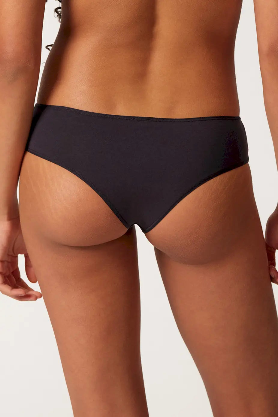 Cheeky Panty aus der Damenunterwäsche-Serie COTTON ESSENTIALS von der Marke Skiny, Farbe: black, Rückansicht