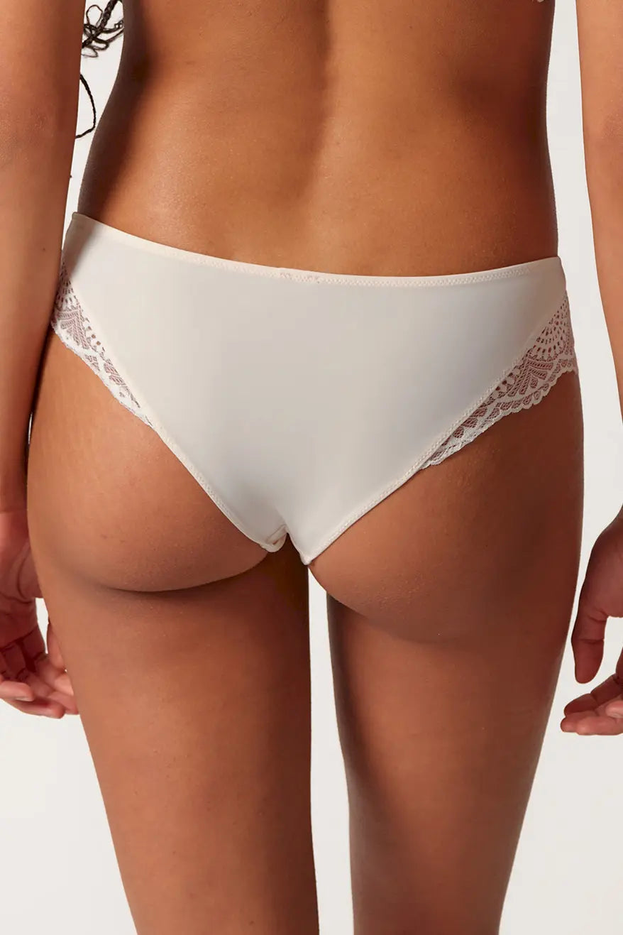 Cheeky Panty aus der Damenunterwäsche-Serie MICRORNAMENTS von der Marke Skiny, Farbe: angelwing, Rückansicht