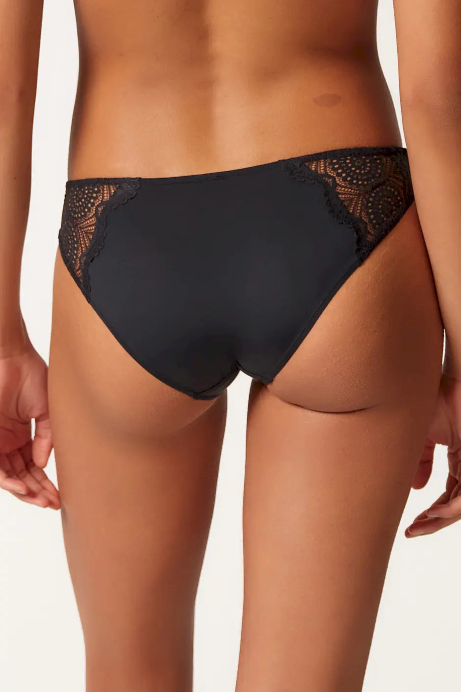 Rio Slip aus der Damenunterwäsche-Serie MICRORNAMENTS von der Marke Skiny, Farbe: black, Rückansicht