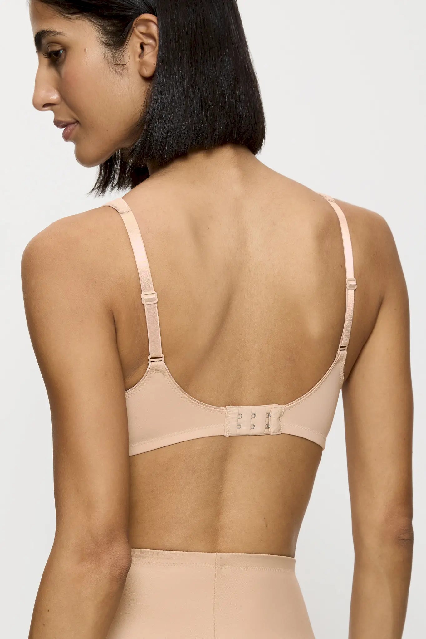 BH ohne Bügel aus der Damenunterwäsche-Serie MODERN SOFT & COTTON von der Marke Triumph, Farbe: neutral beige, Rückansicht