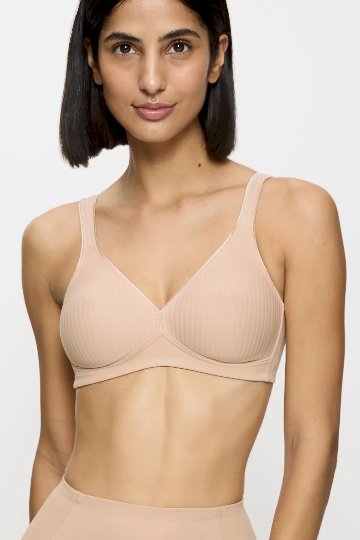 BH ohne Bügel aus der Damenunterwäsche-Serie MODERN SOFT & COTTON von der Marke Triumph, Farbe: neutral beige, Vorderansicht