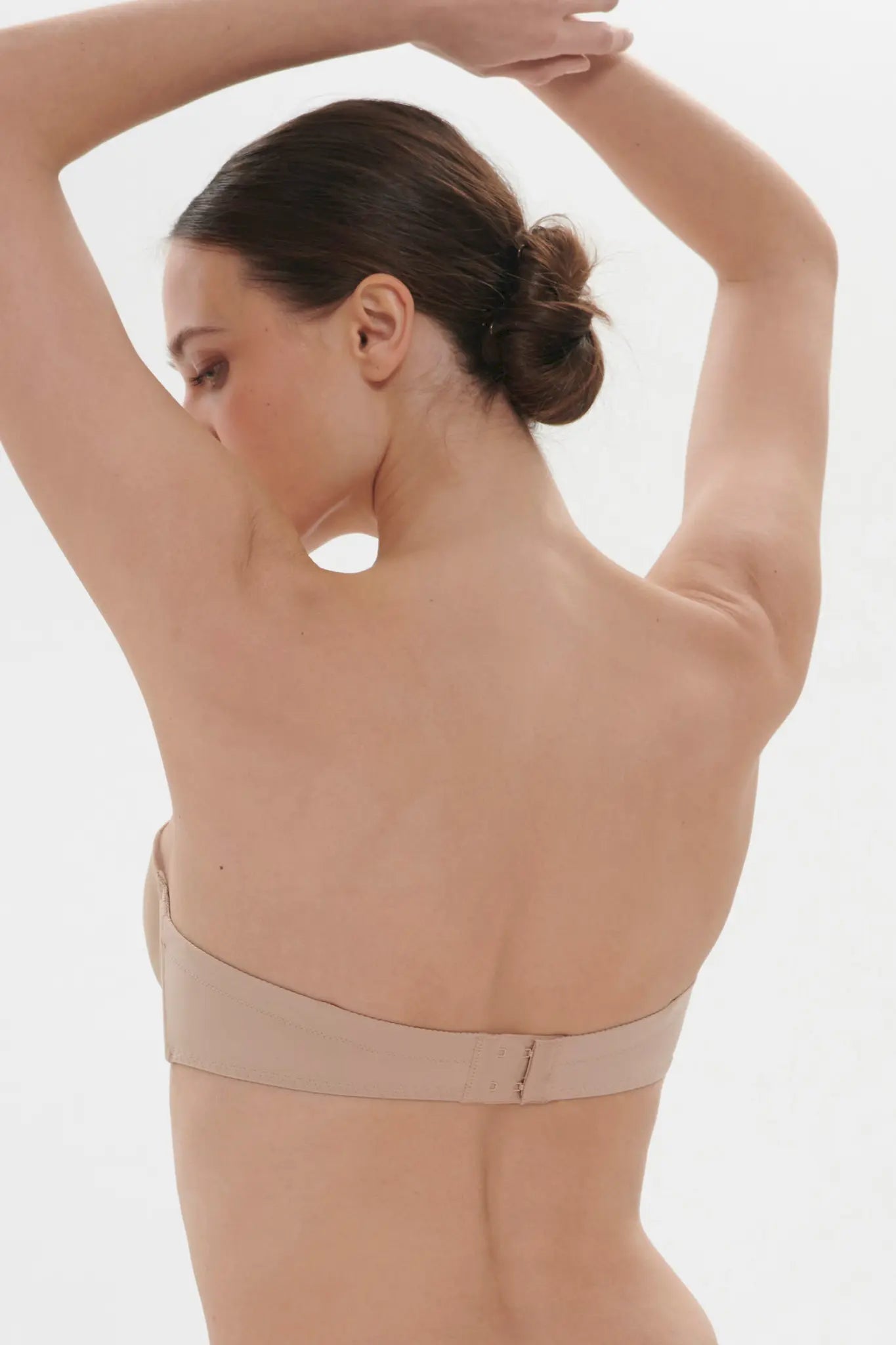 Trägerloser BH aus der Dessous-Serie DÉLICE von der Marke Simone Perele, Farbe: haut, Rückansicht ohne Träger