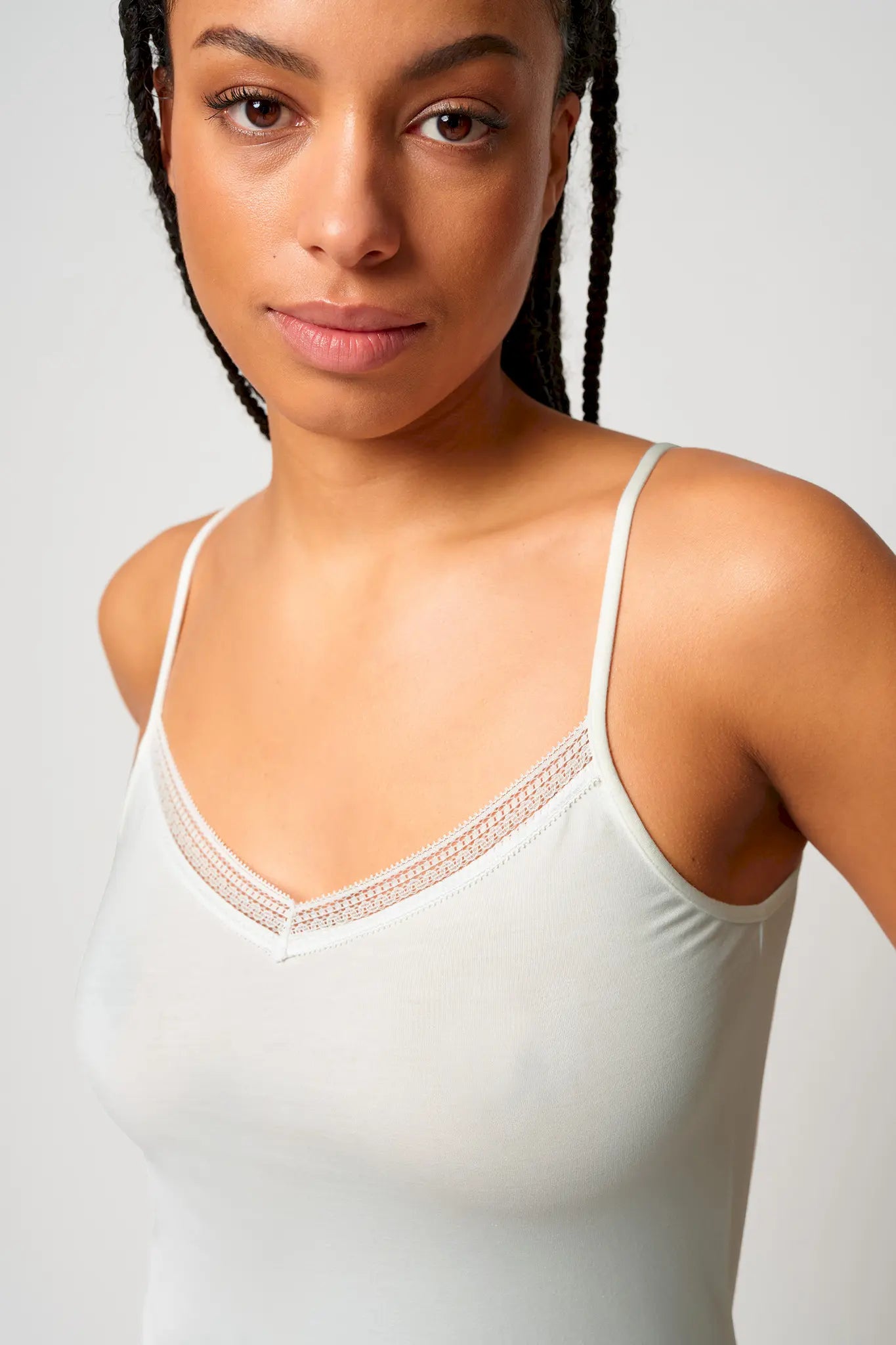 Spaghettishirt aus der Frauenunterwäsche-Serie NATURAL BEAUTY von der Marke Skiny, Farbe: ivory, Detailansicht