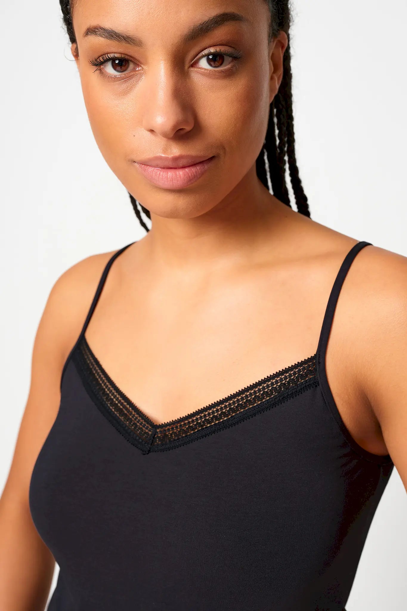 Spaghettishirt aus der Frauenunterwäsche-Serie NATURAL BEAUTY von der Marke Skiny, Farbe: black, Detailansicht