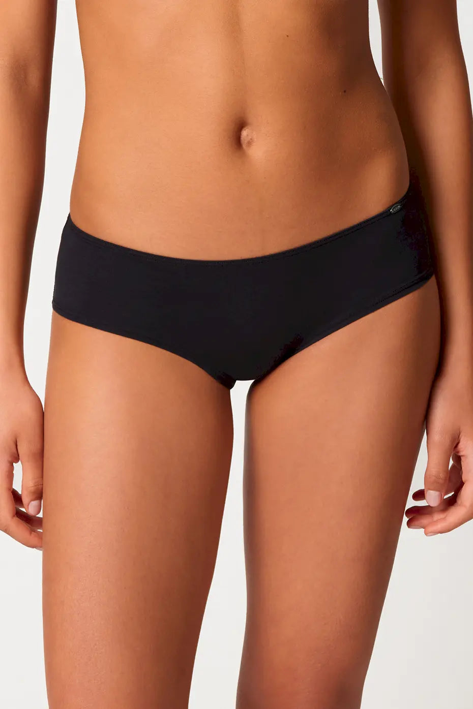 Panty aus der Frauenunterwäsche-Serie NATURAL BEAUTY von der Marke Skiny, Farbe: black, Vorderansicht