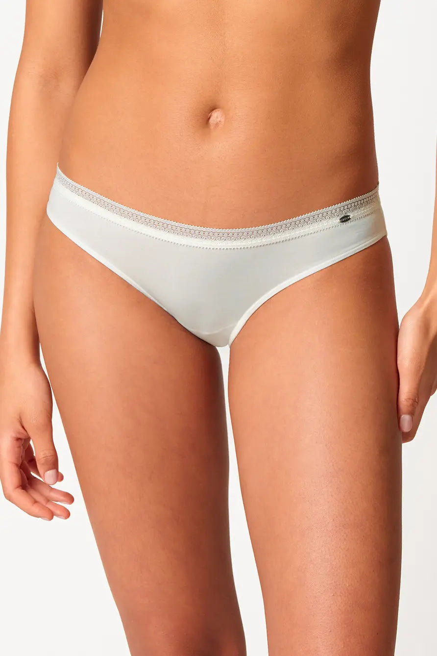 Rio Slip aus der Frauenunterwäsche-Serie NATURAL BEAUTY von der Marke Skiny, Farbe: ivory, Vorderansicht