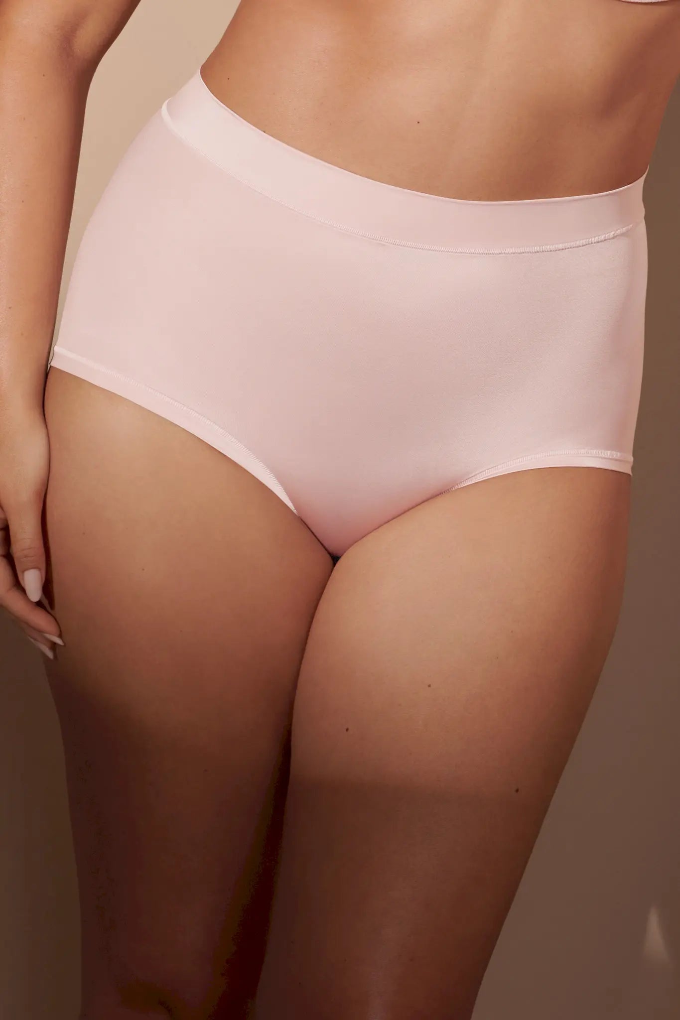 Taillenslip+ aus der Lieblingswäsche-Serie CLAIRE von der Marke Anita, Farbe: rosewater, Vorderansicht