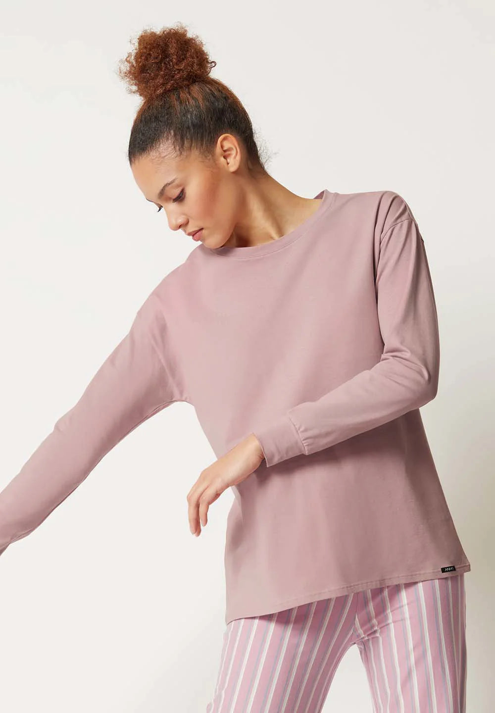 Langarmshirt aus der Nachtwäsche-Serie NIGHT IN MIX & MATCH von der Marke Skiny, Farbe: rose smoke, Vorderansicht