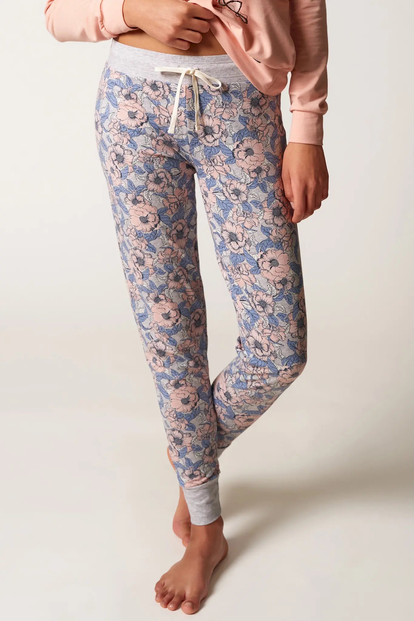 Schlafhose aus der Nachtwäsche-Serie NIGHT IN MIX & MATCH von der Marke Skiny, Farbe: melange flowers, Vorderansicht