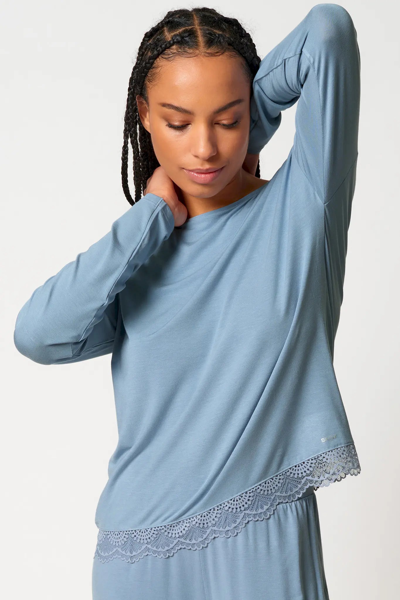 Schlafshirt langarm aus der Nachtwäsche-Serie NIGHT IN MIX & MATCH von der Marke Skiny, Farbe: faded denimblue, Vorderansicht