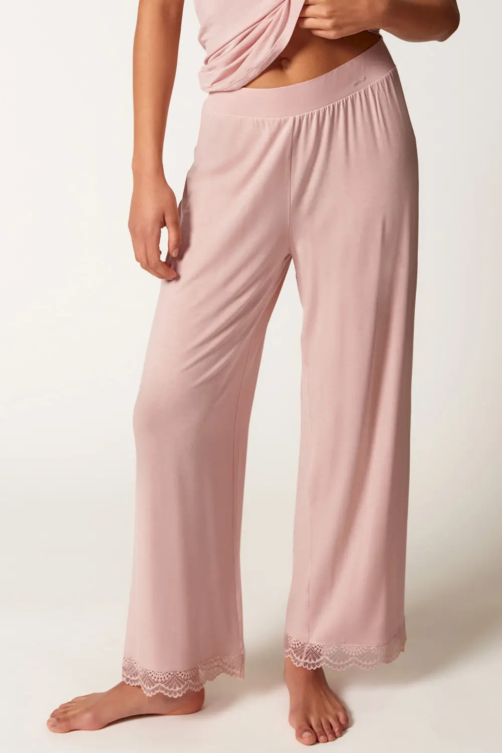 Lange Hose aus der Nachtwäsche-Serie NIGHT IN MIX & MATCH von der Marke Skiny, Farbe: rose smoke, Vorderansicht