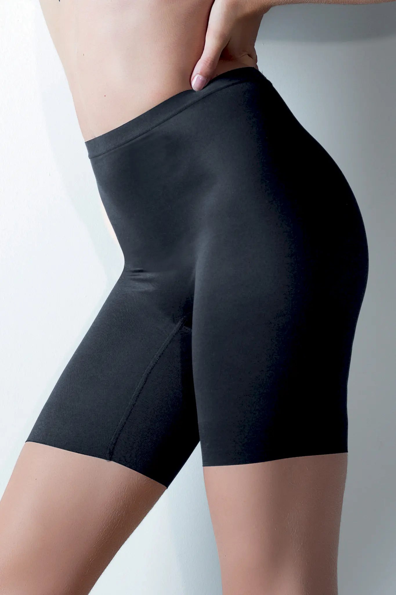 Langbein Miederhose aus der Shapewear-Serie BEAUTY SHAPER von der Marke Anita, Farbe: schwarz, Seitenansicht