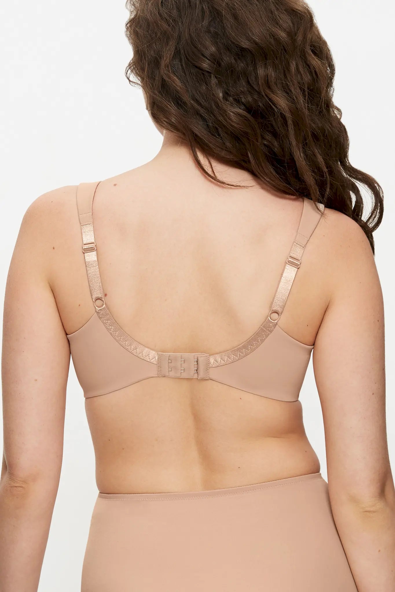 Minimizer BH aus der Shapewear-Serie TRUE SHAPE SENSATION von der Marke Triumph, Farbe: smooth skin, Rückansicht