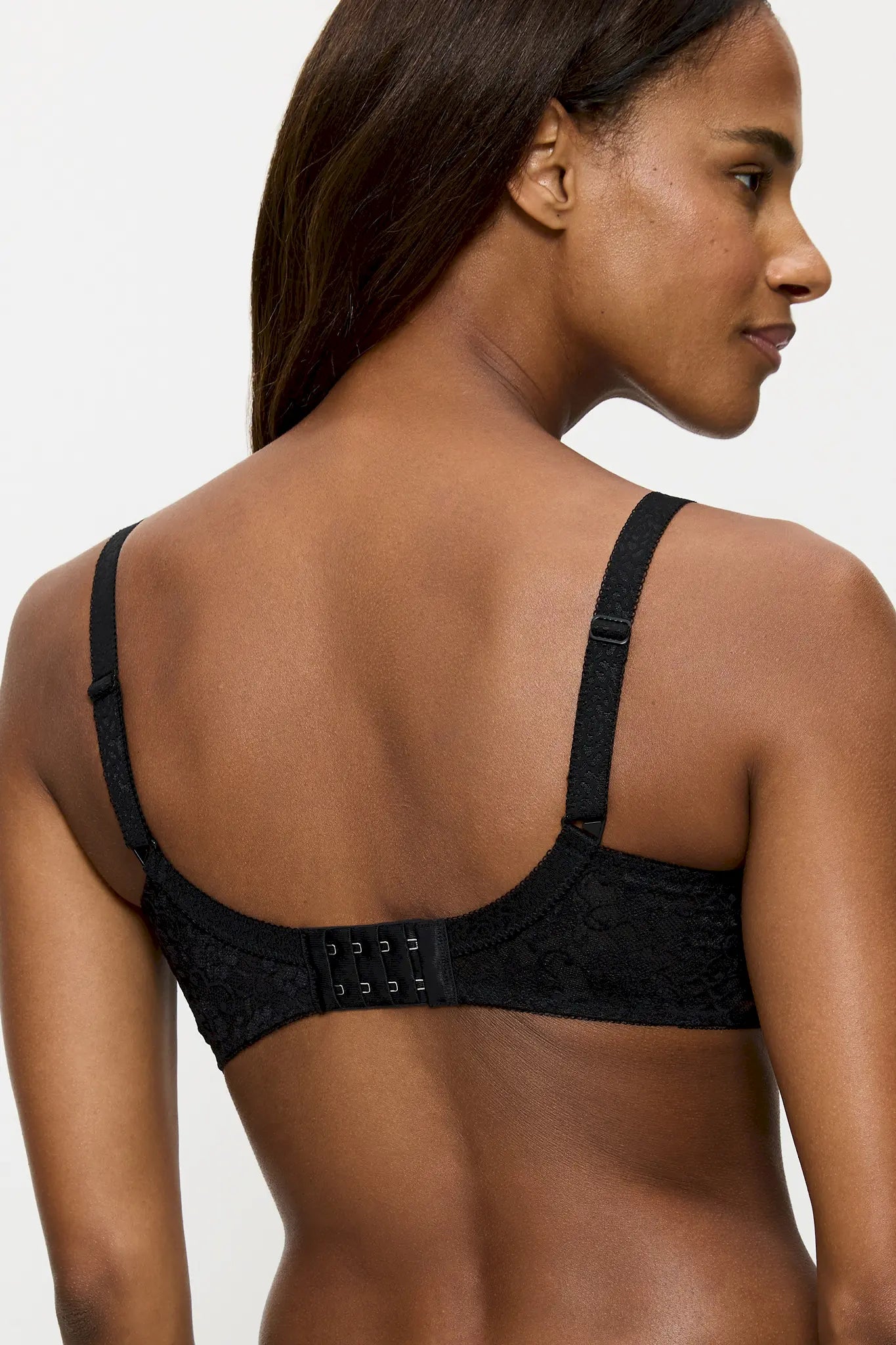 Minimizer BH ohne Bügel aus der Dessous-Serie aus Spitze AMOURETTE von der Marke Triumph, Farbe: black, Rückansicht