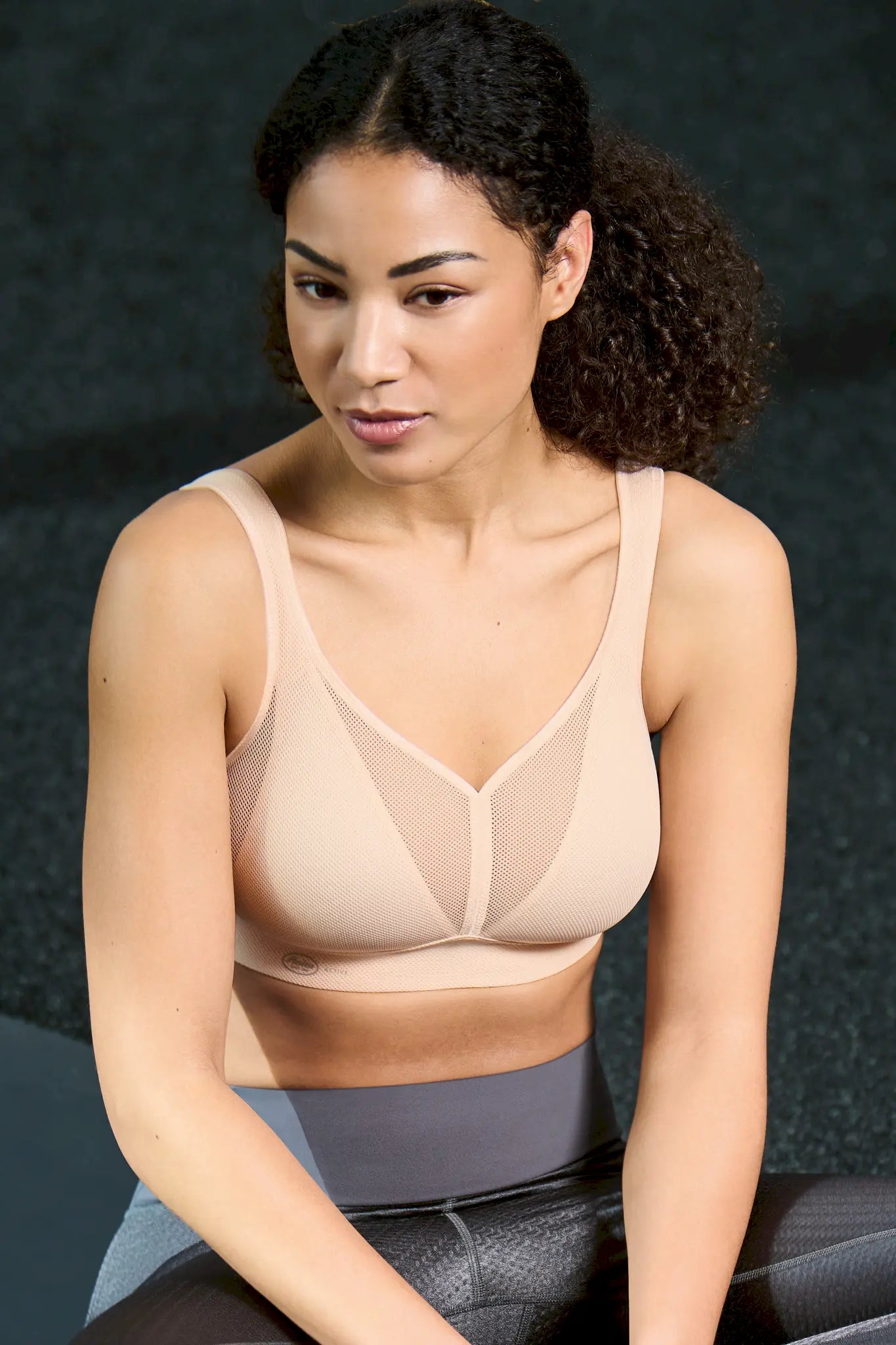Sport BH aus der Sportwäsche-Serie AIR CONTROL DELTAPAD von der Marke Anita active, Farbe: smart rose, Seitenansicht