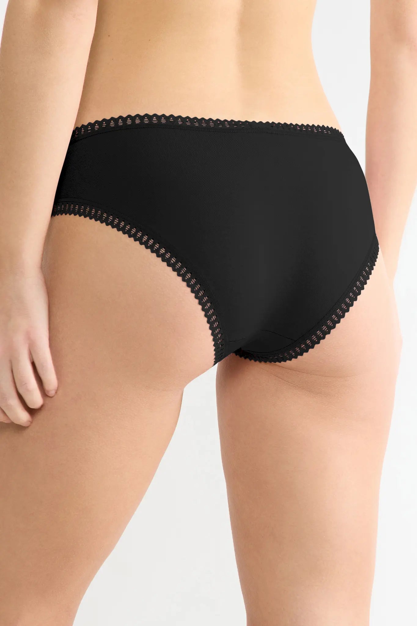 Hipster im 3er Pack aus der Unterwäsche-Serie GO CRUSH von der Marke Sloggi, Farbe: black, Rückansicht