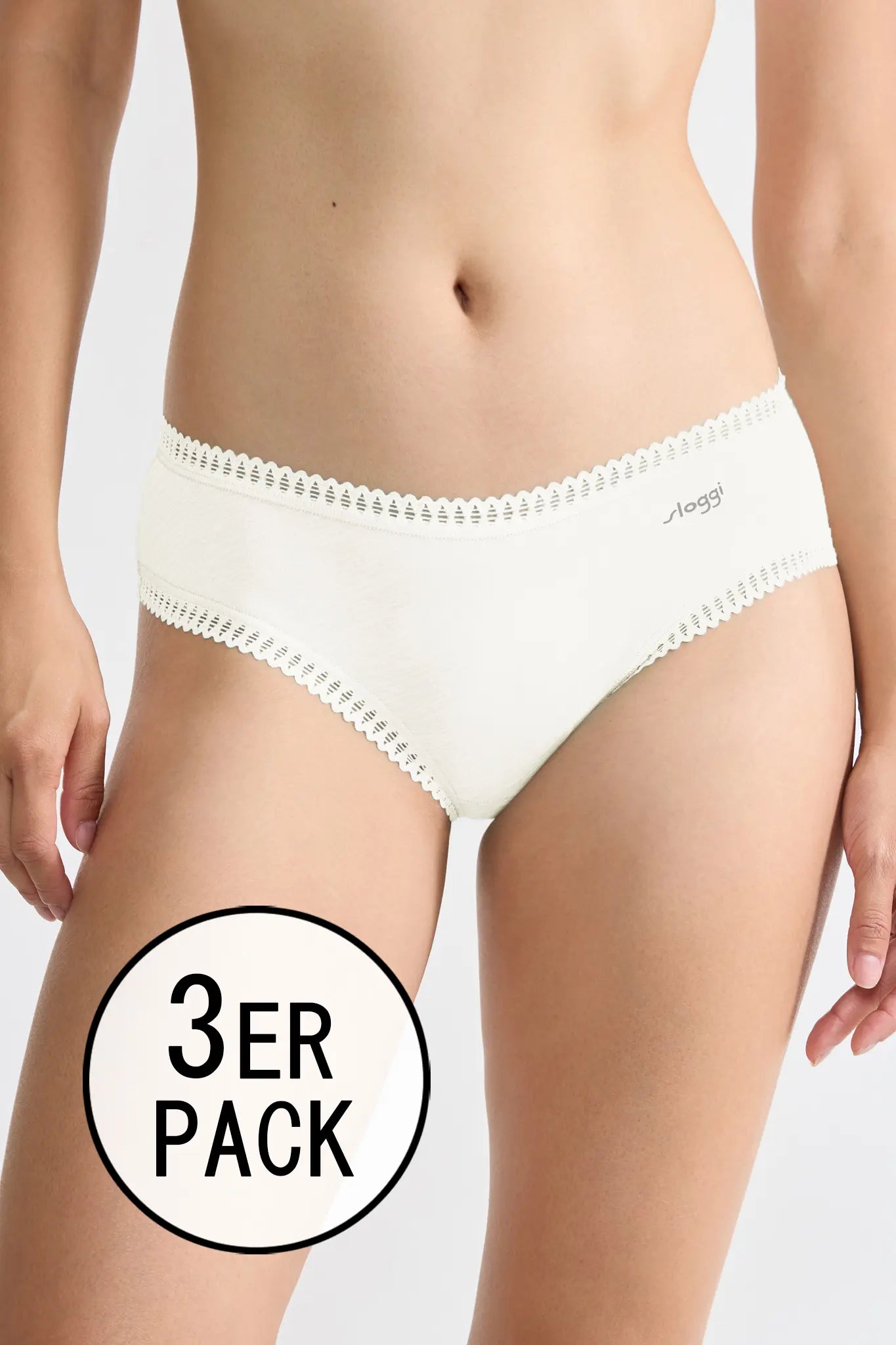 Hipster aus der Unterwäsche-Serie GO CRUSH von der Marke Sloggi, Farbe: silk white, Vorderansicht