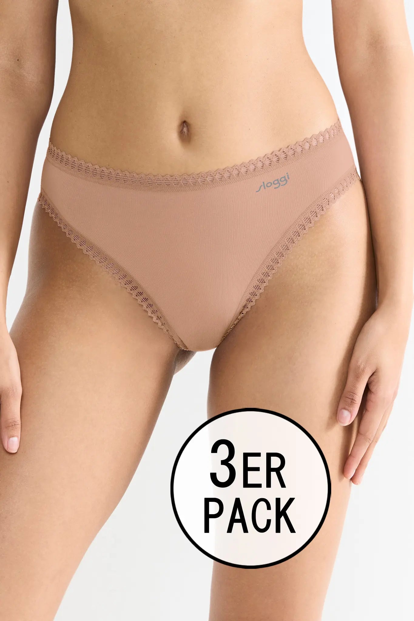 High Leg Slip aus der Unterwäsche-Serie GO CRUSH von der Marke Sloggi, Farbe: cameo brown, Vorderansicht