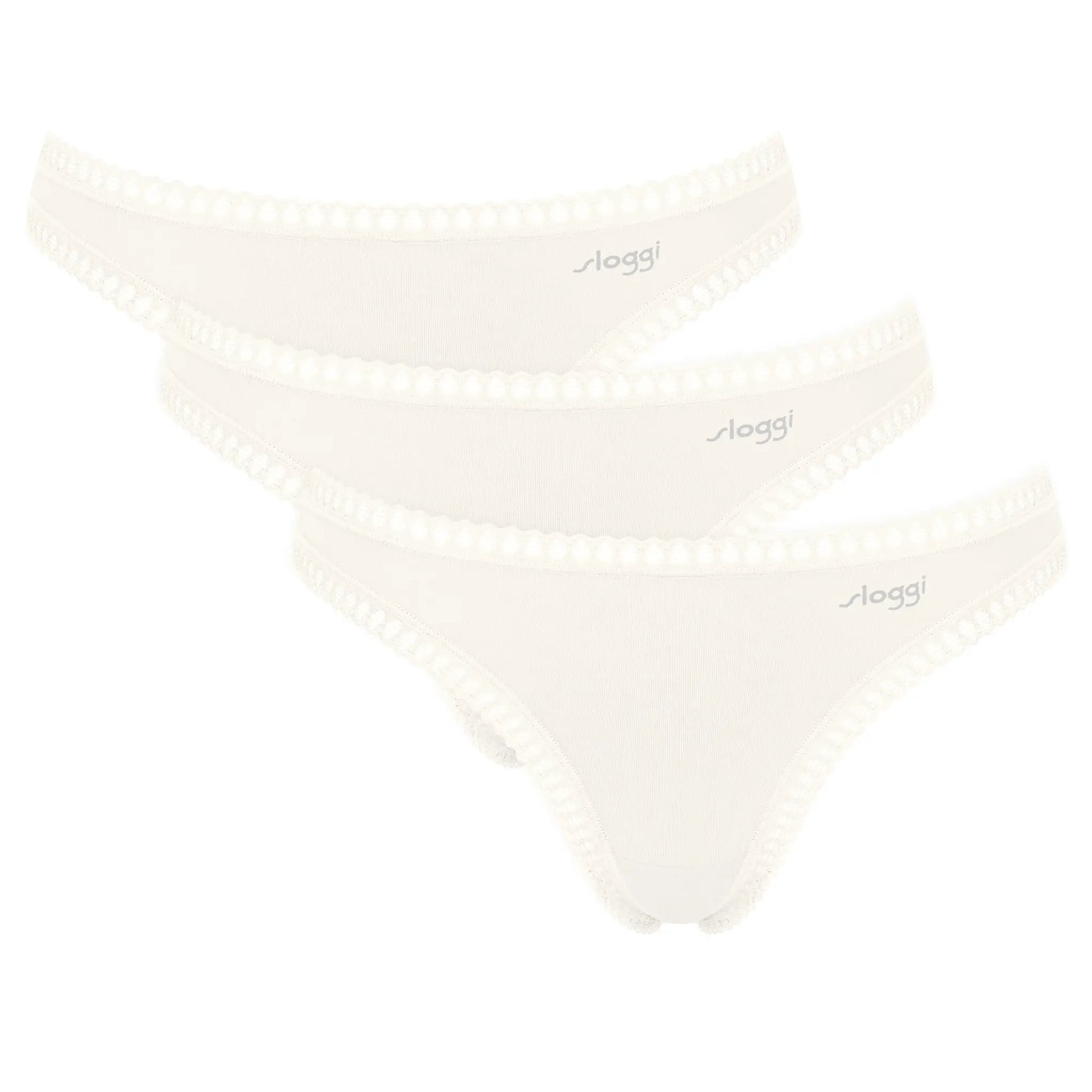 String aus der Unterwäsche-Serie GO CRUSH von der Marke Sloggi, Farbe: silk white, Produktfoto