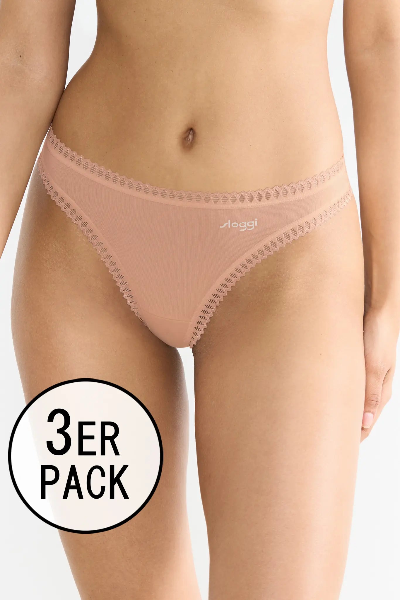 String aus der Unterwäsche-Serie GO CRUSH von der Marke Sloggi, Farbe: cameo brown, Vorderansicht