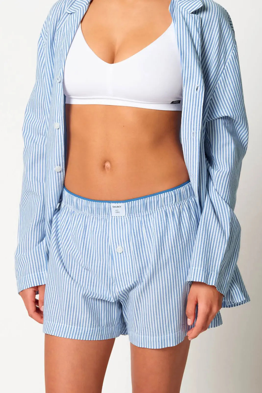 Unisex Boxershorts aus der Unterwäsche-Serie BOXERSENSATION von der Marke Skiny, Farbe: blue microstripes, Vorderansicht