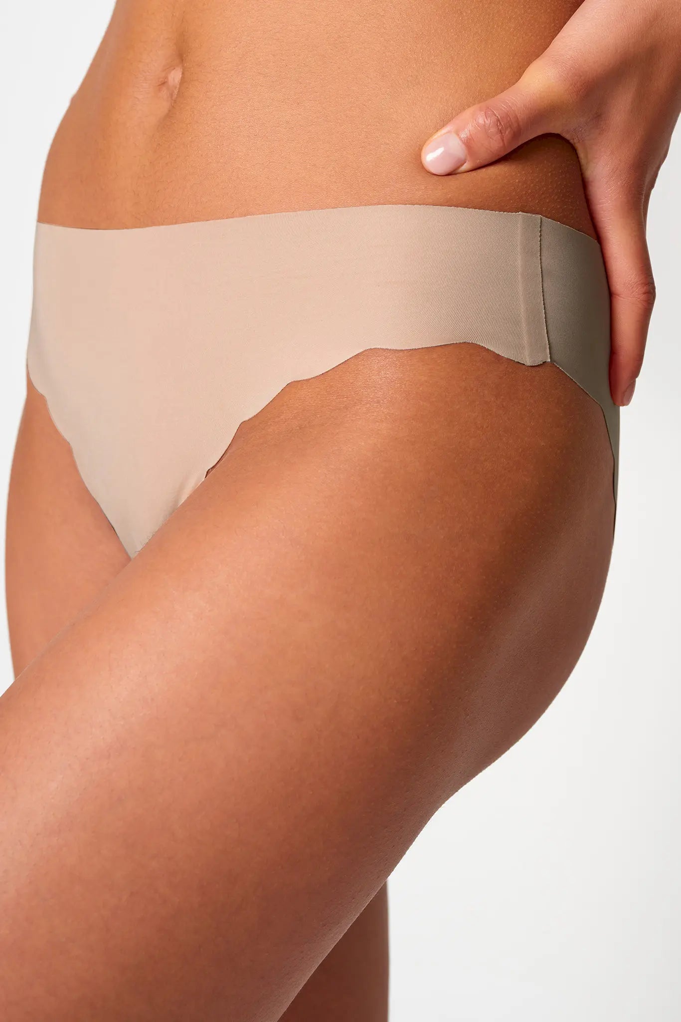 Rio Slip aus der Wäsche-Serie SENSATION von der Marke Skiny, Farbe: beige, Seitenansicht
