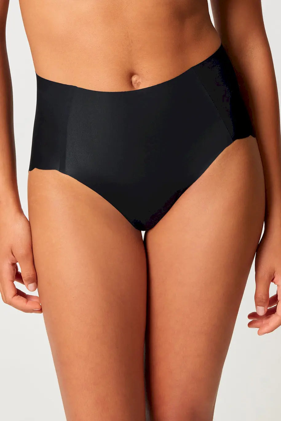 High Waist Slip aus der Wäsche-Serie SENSATION von der Marke Skiny, Farbe: black, Vorderansicht