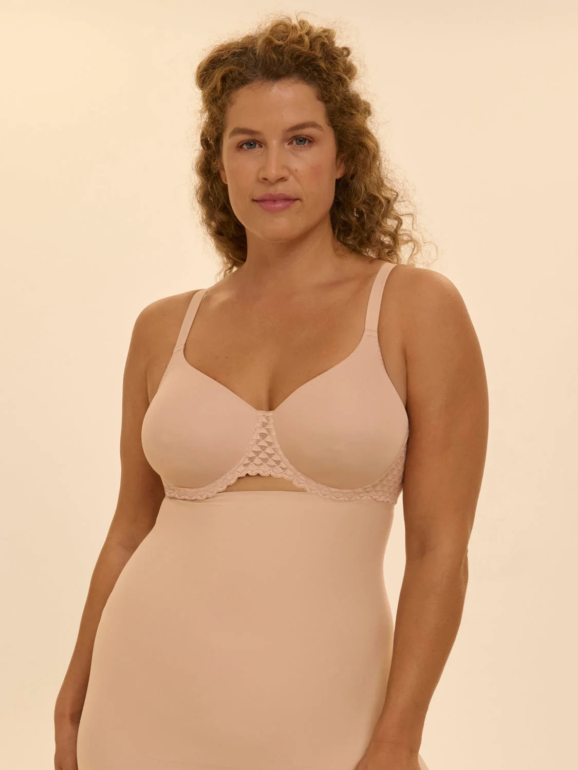 Minimizer-BH mit extra Halt aus der Wäsche-Serie SUBTILE für Damen von der Marke Simone Perele, Farbe: skin rose, Vorderansicht