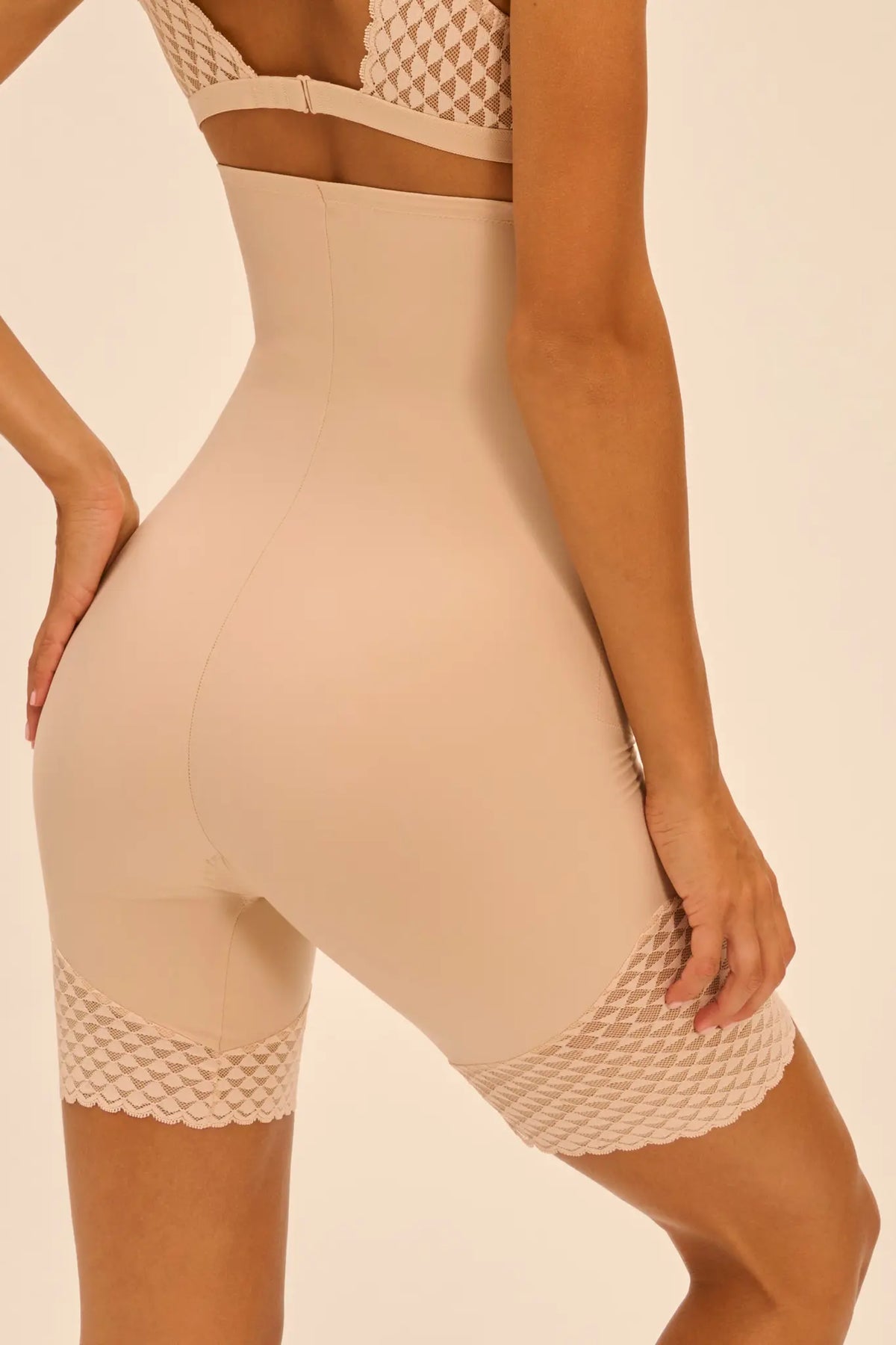 Miederpanty für Damen aus der Wäsche-Serie SUBTILE von der Marke Simone Perele, Farbe: skin rose, Rückansicht