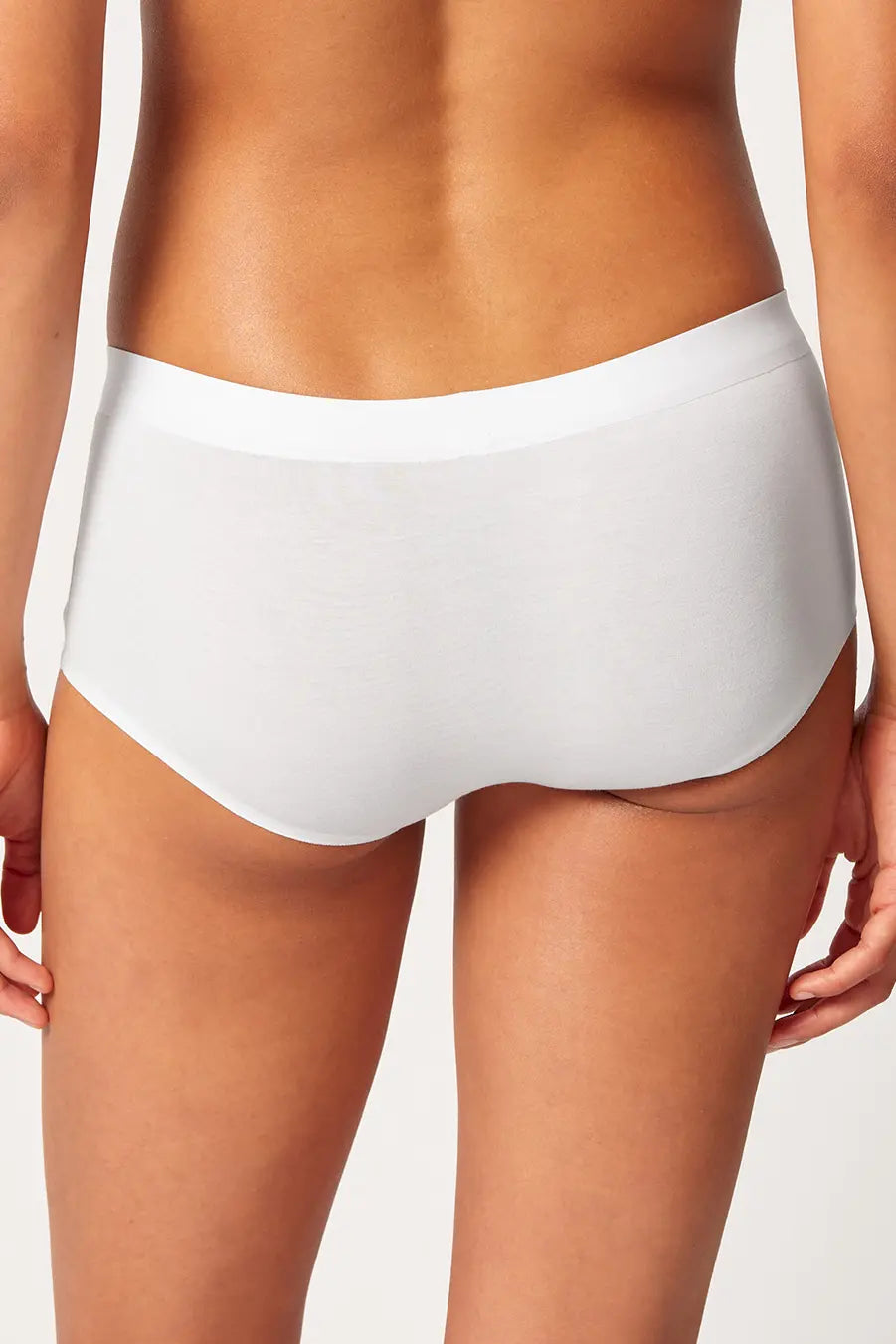 Panty aus der Wohlfühlwäsche-Serie SMARTOUCH von der Marke Skiny, Farbe: white, Rückansicht