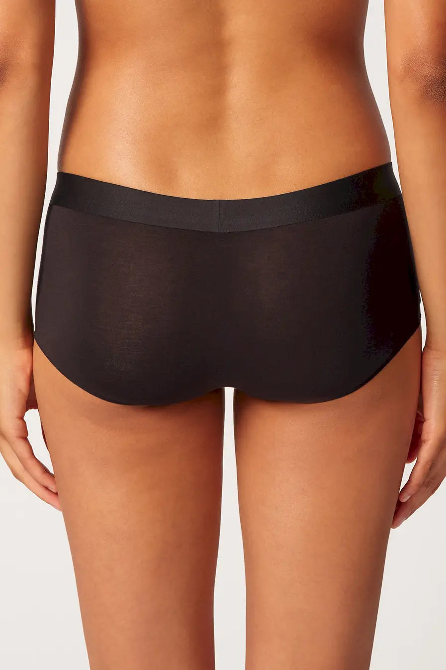 Panty aus der Wohlfühlwäsche-Serie SMARTOUCH von der Marke Skiny, Farbe: black, Rückansicht