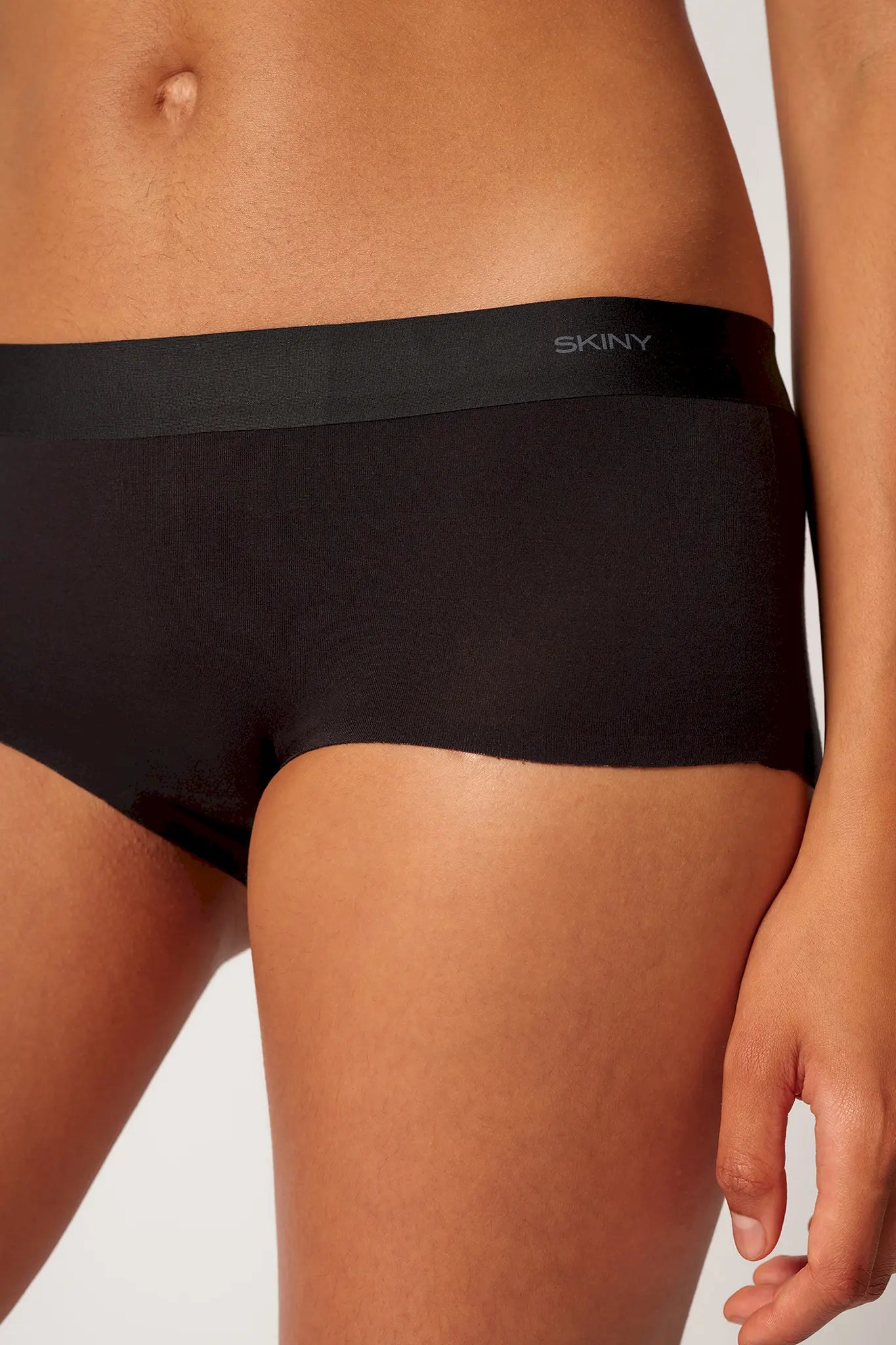 Panty aus der Wohlfühlwäsche-Serie SMARTOUCH von der Marke Skiny, Farbe: black, Seitenansicht