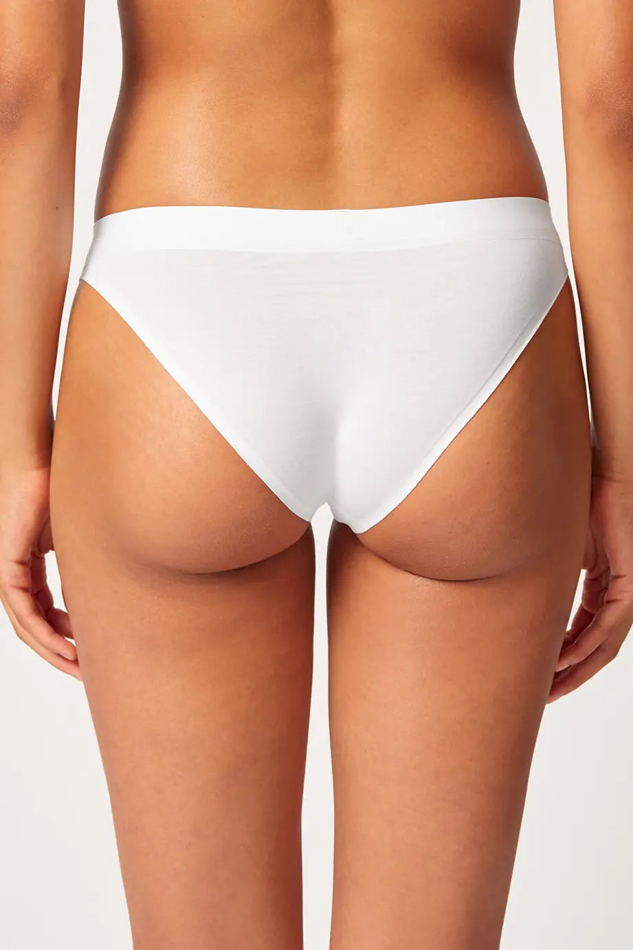 Rio Slip aus der Wohlfühlwäsche-Serie SMARTOUCH von der Marke Skiny, Farbe: white, Rückansicht