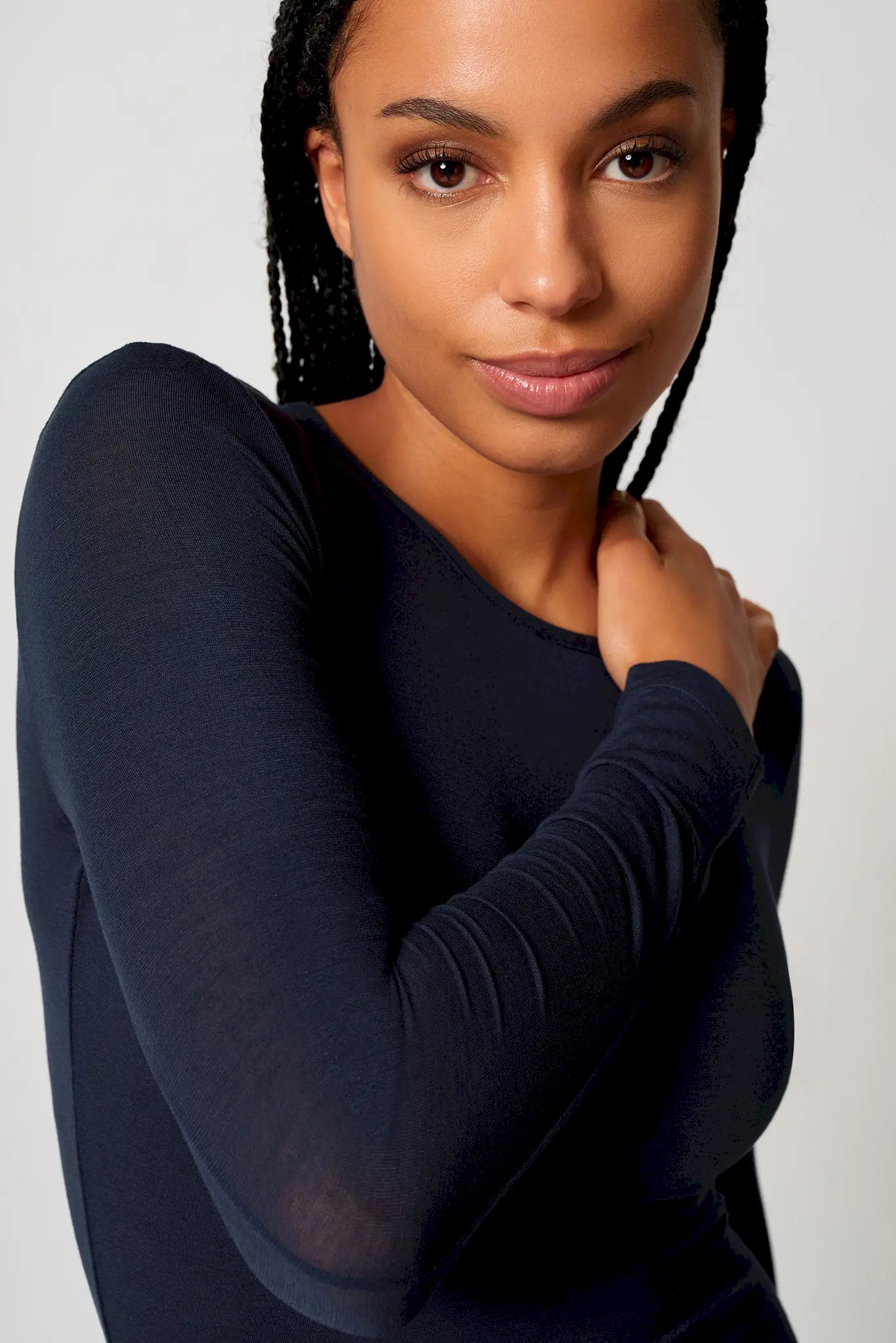 Langarmshirt aus der Wohlfühlwäsche-Serie CASHMEREDELUXE von der Marke Skiny, Farbe: crown blue, Detailansicht