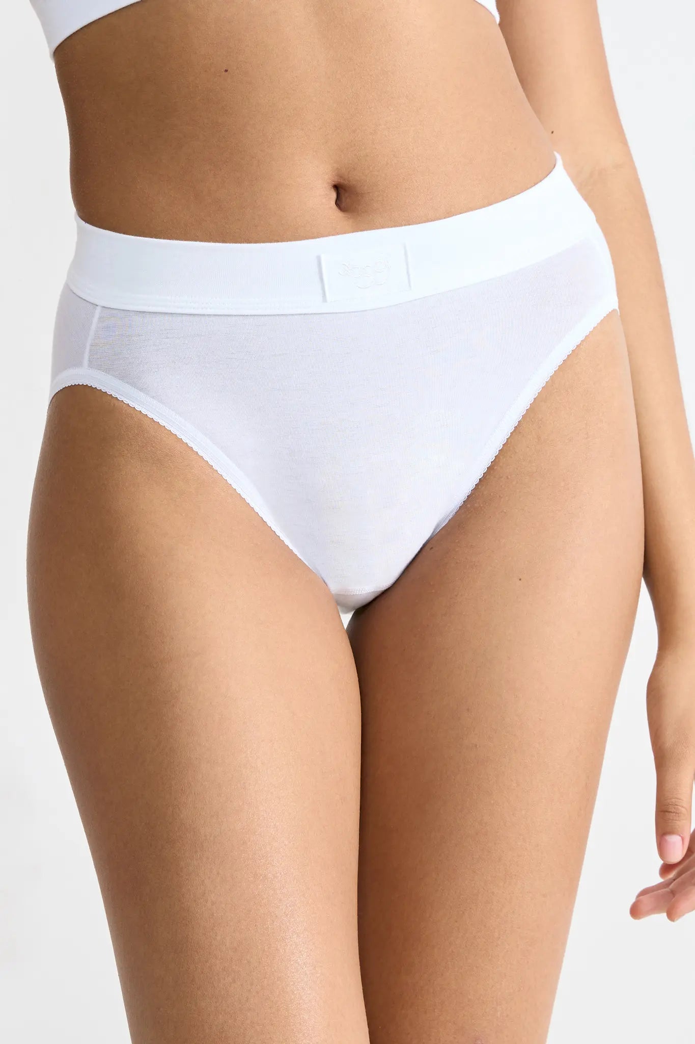 Tai Slip aus der Wohlfühlwäsche-Serie DOUBLE COMFORT von der Marke Sloggi, Farbe: white, Vorderansicht