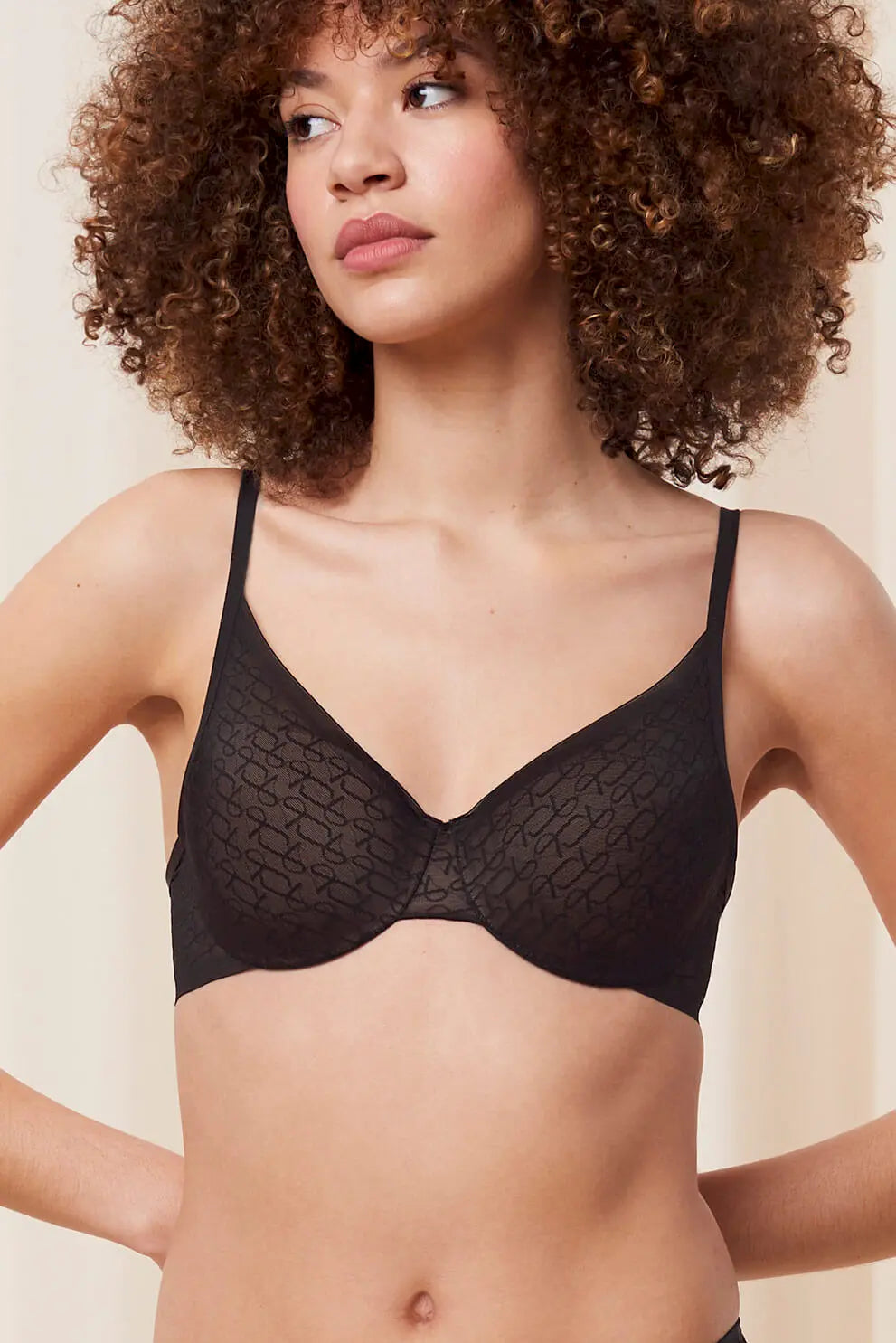 Halbschalen BH mit Einlage aus der klassischen Lingerie-Serie TRIUMPH SIGNATURE SHEER, Farbe: black, Vorderansicht