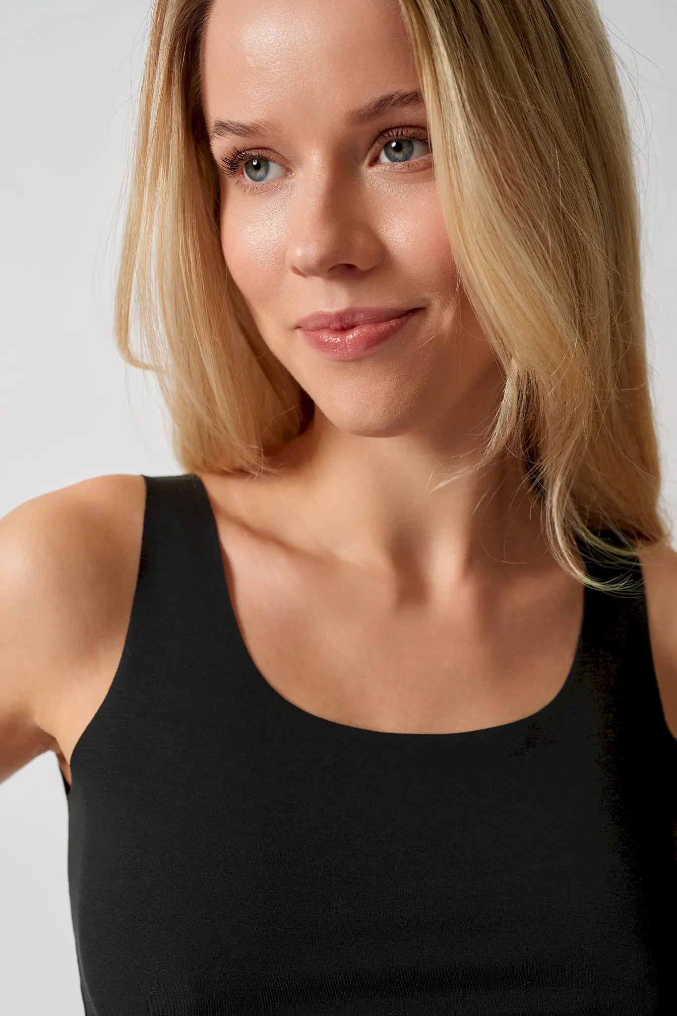Tank Top aus der nahtlosen Unterwäsche-Serie ADVANTAGE MODAL INVISIBLE von der Marke Skiny, Farbe: black, Detailansicht