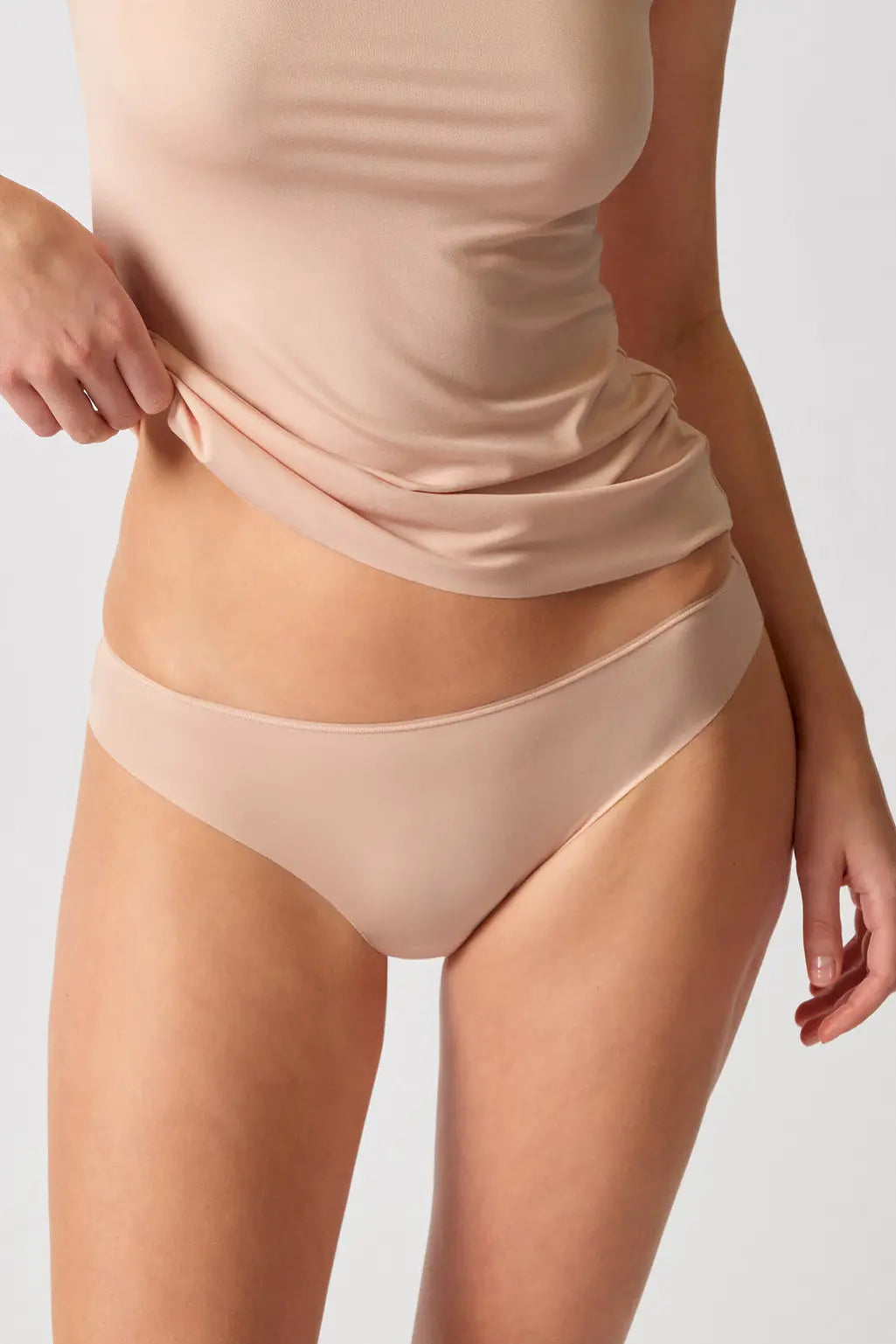 Rio Slip aus der nahtlosen Unterwäsche-Serie ADVANTAGE MODAL INVISIBLE von der Marke Skiny, Farbe: beige, Vorderansicht