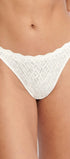 String aus der romantischen Bodywear-Serie ZERO FEEL BLISS von der Marke Sloggi, Farbe: silk white, Vorderansicht