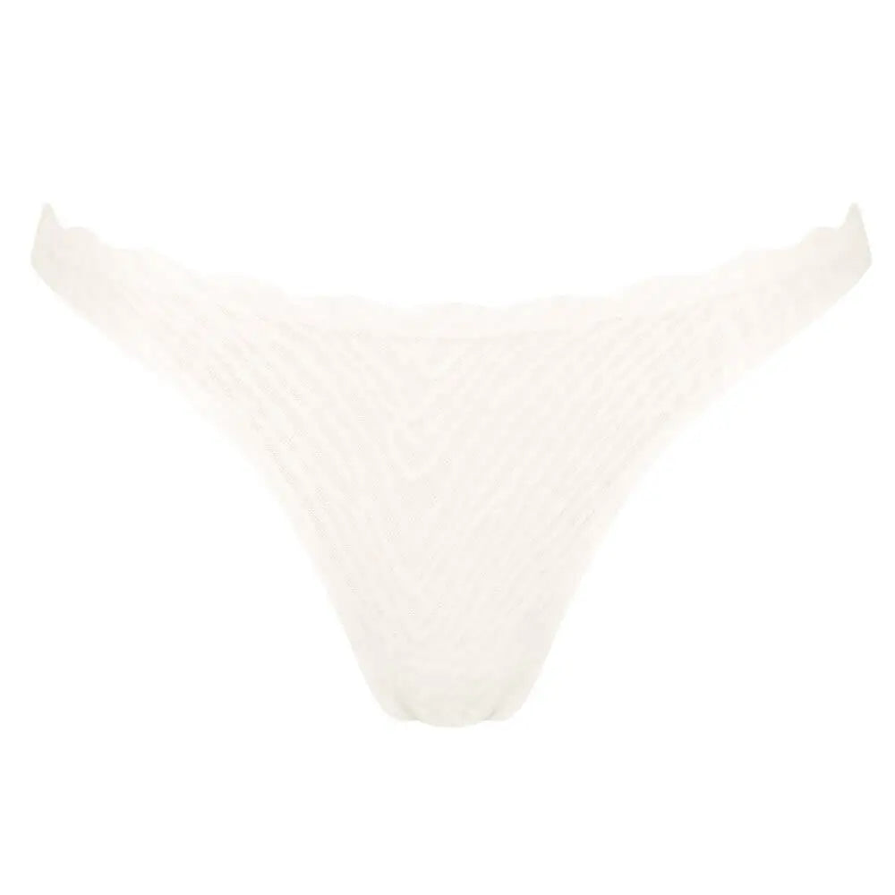 String aus der romantischen Bodywear-Serie ZERO FEEL BLISS von der Marke Sloggi, Farbe: silk white, Produktfoto