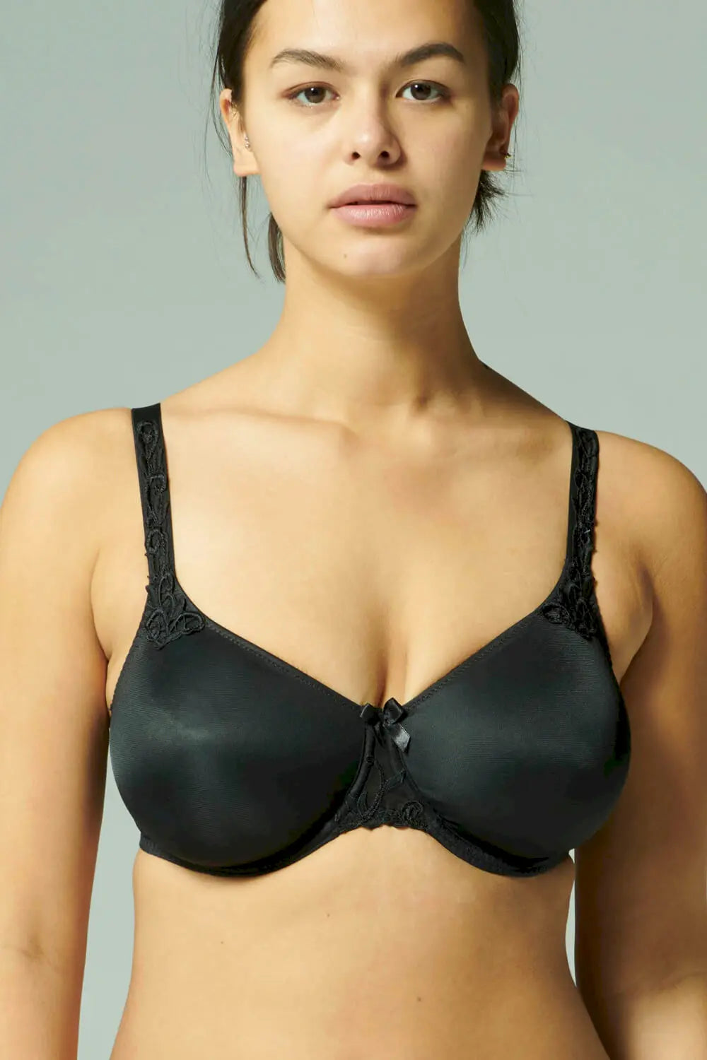 Bügel BH mit extra Halt aus der Dessous-Serie ANDORA von der Marke Simone Perele, Farbe: schwarz, Vorderansicht