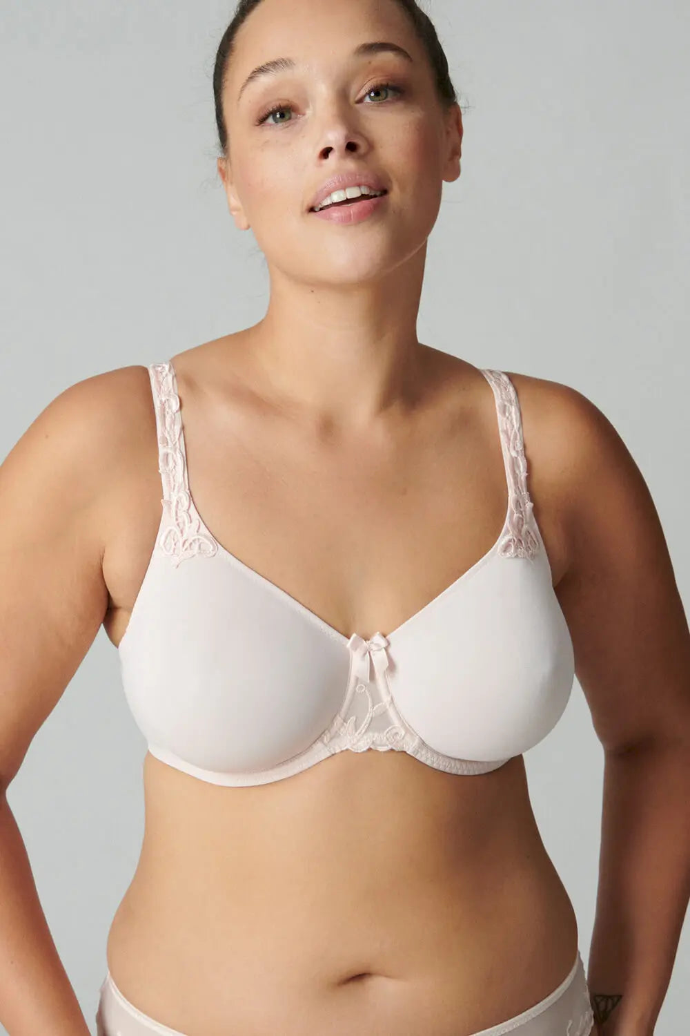 Bügel BH mit extra Halt aus der Dessous-Serie ANDORA von der Marke Simone Perele, Farbe: puder, Vorderansicht